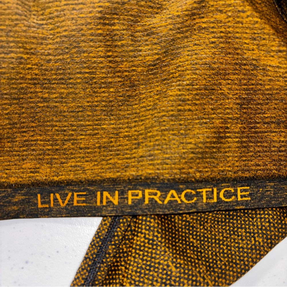 Lululemon Athletica Live in Practice Metal Vent Tech Half Zip 2.0 Shirt - Picture 7 of 13